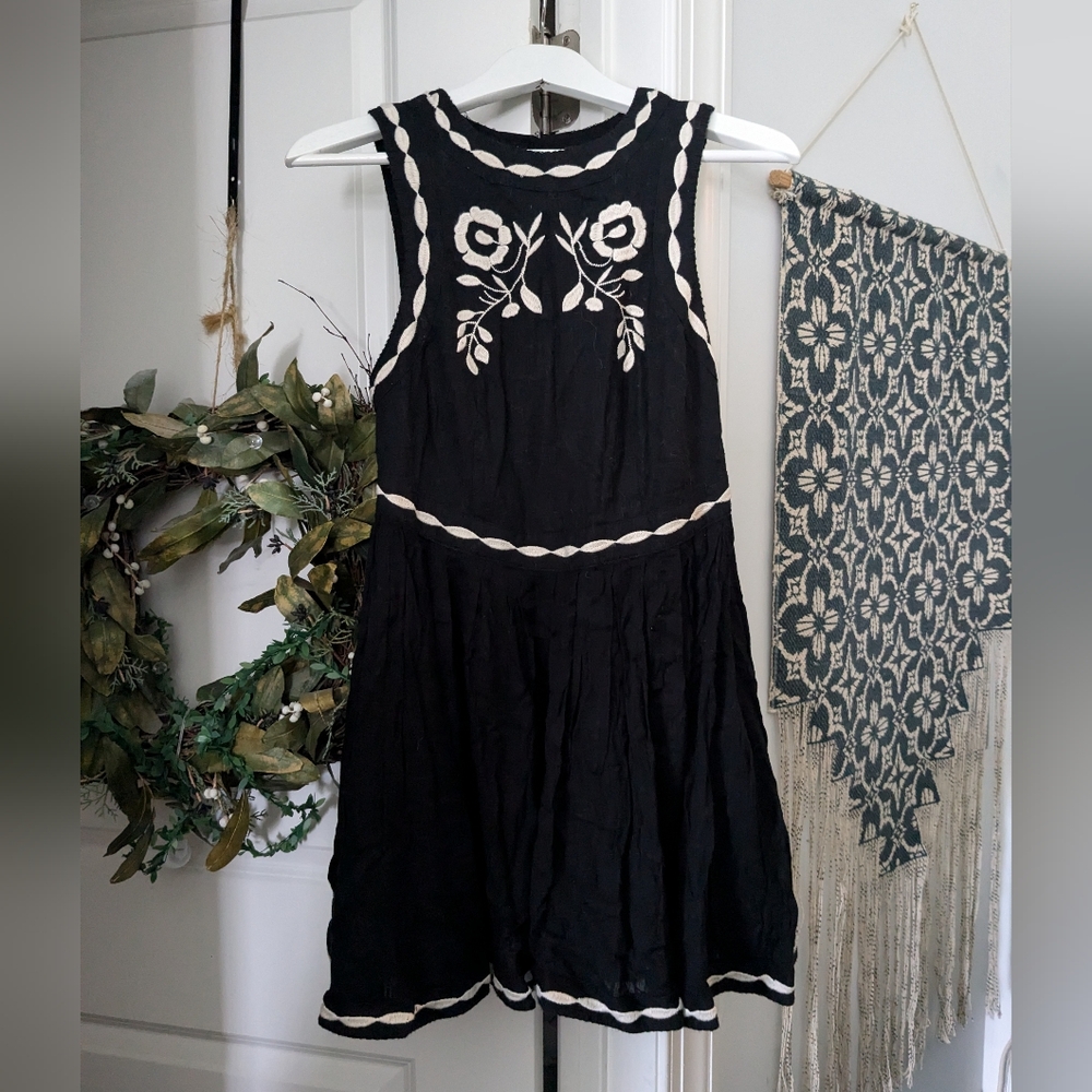 Bohemian black embroidered floral birds Free People chic trendy dress si…